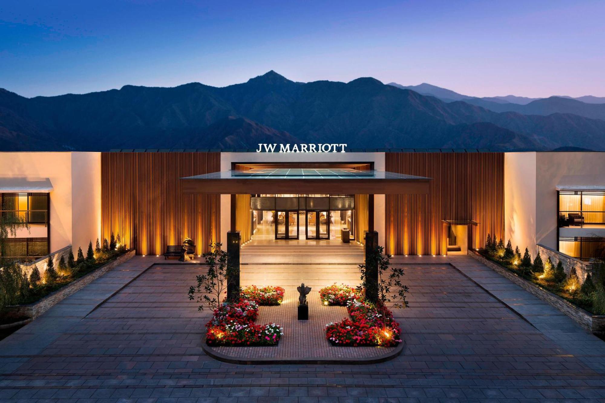 Jw Marriott Mussoorie Walnut Grove Resort & Spa Exterior photo